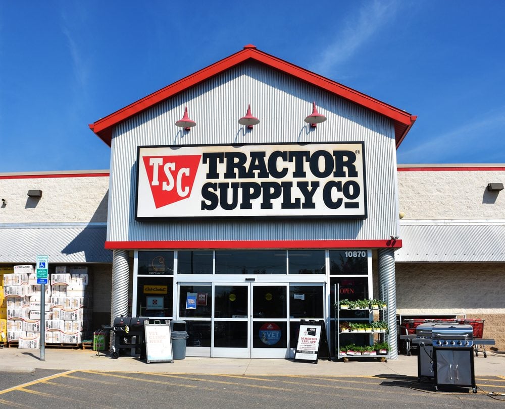 front of tractor supply building